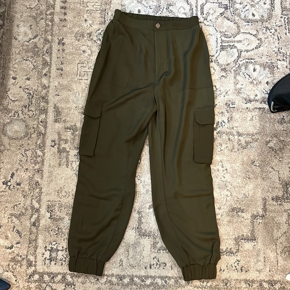 Nwt olive green, two piece outfit. - Picture 4 of 6